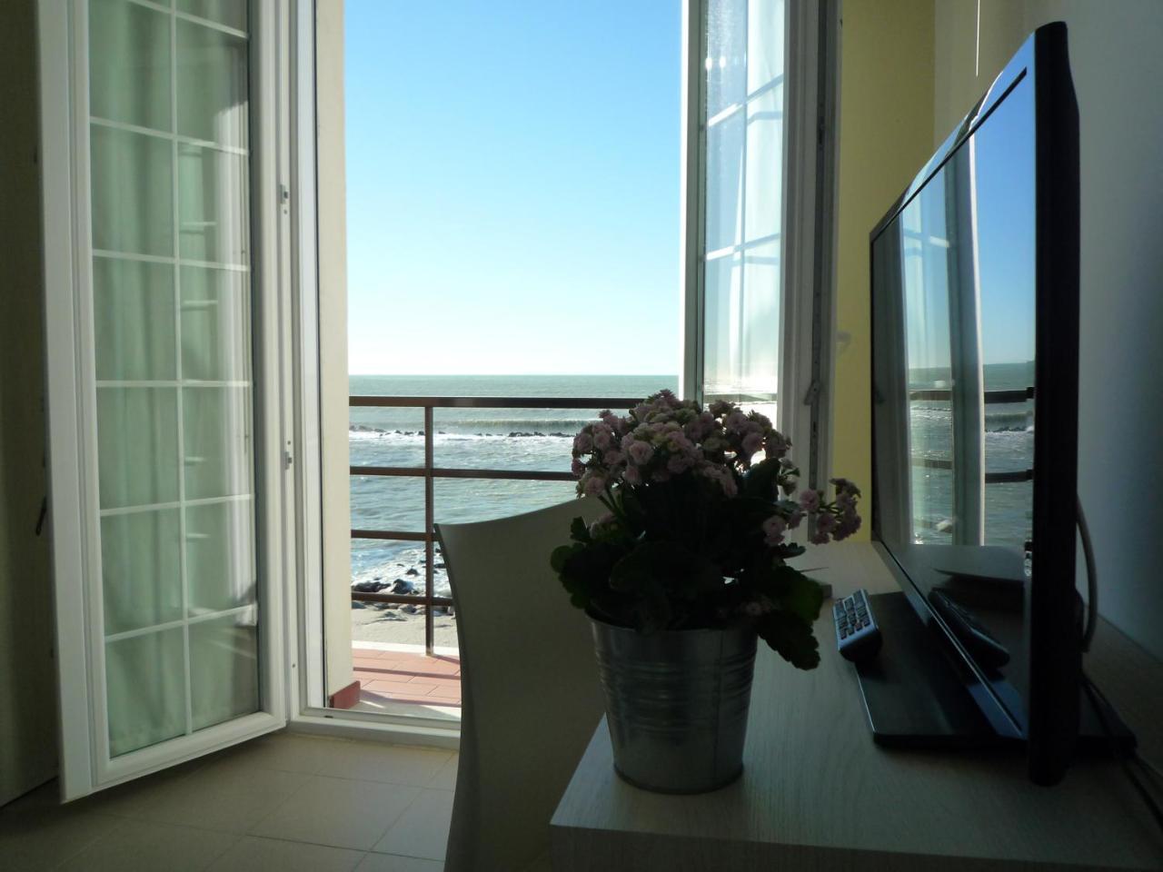 Casa F.A.C.I Hotel Marina di Massa Exterior photo